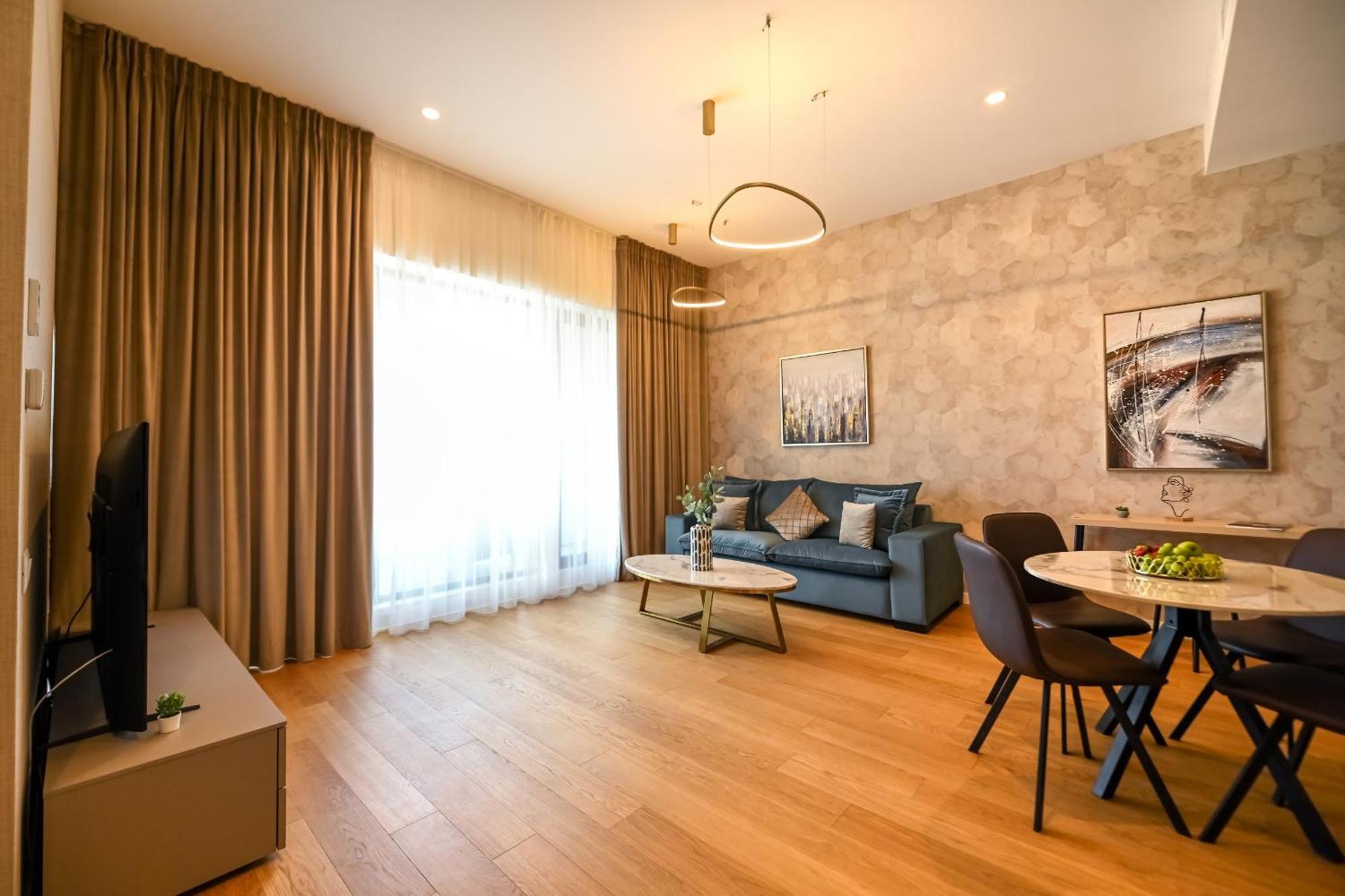 One Verdi Park Exclusive Apartments - Panoramic View & Private Parking Bukarest Eksteriør billede