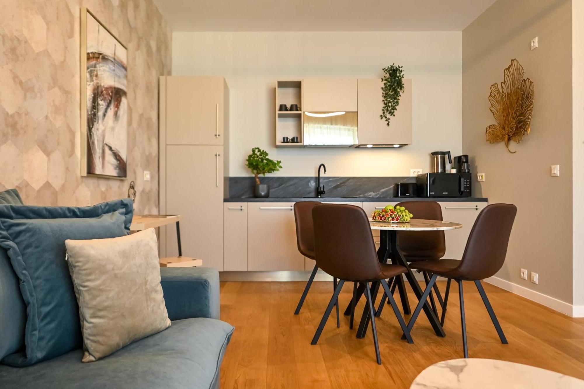 One Verdi Park Exclusive Apartments - Panoramic View & Private Parking Bukarest Værelse billede