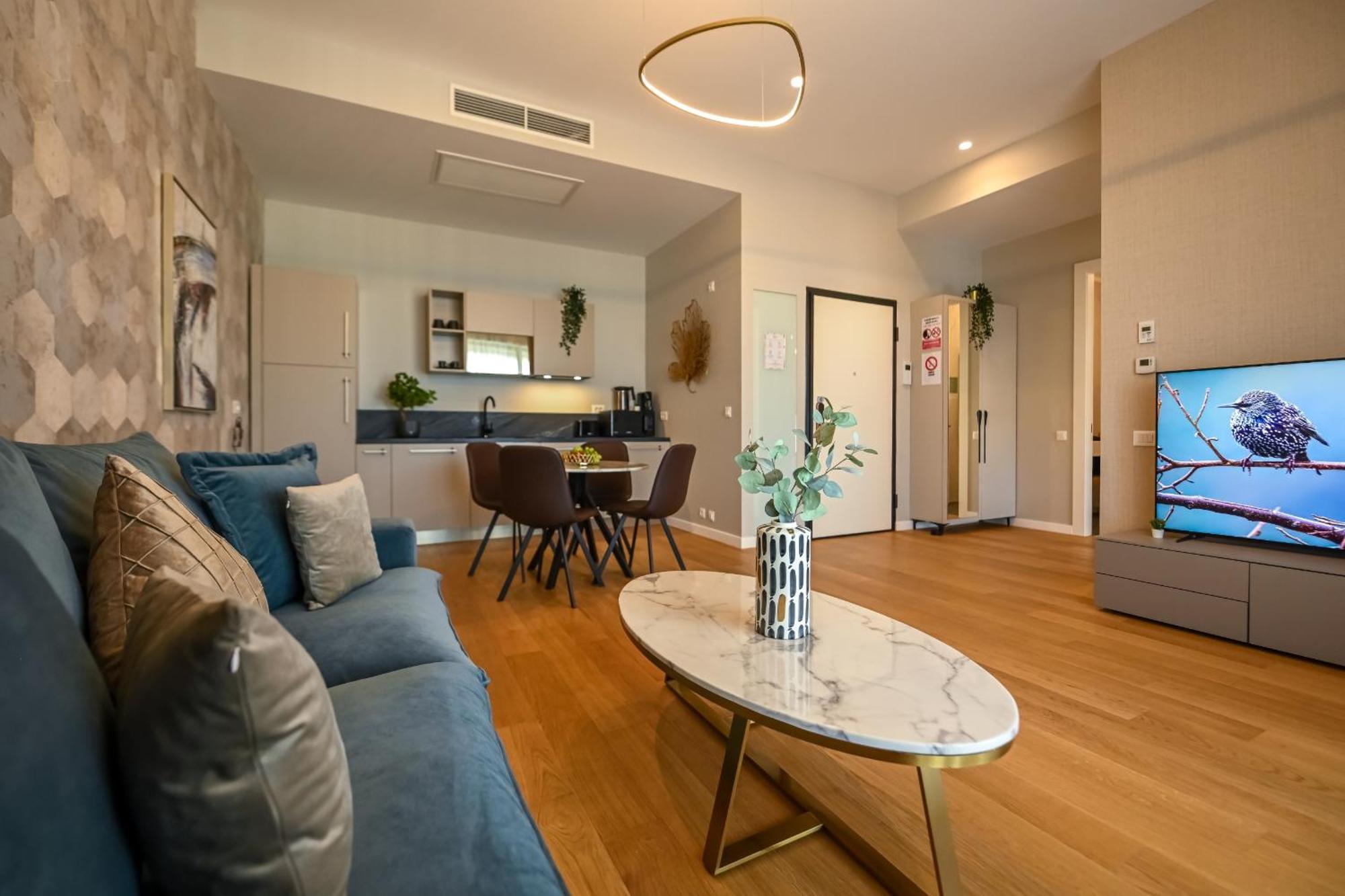 One Verdi Park Exclusive Apartments - Panoramic View & Private Parking Bukarest Værelse billede