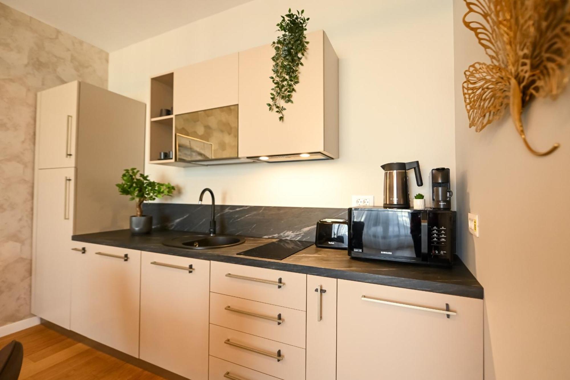 One Verdi Park Exclusive Apartments - Panoramic View & Private Parking Bukarest Værelse billede