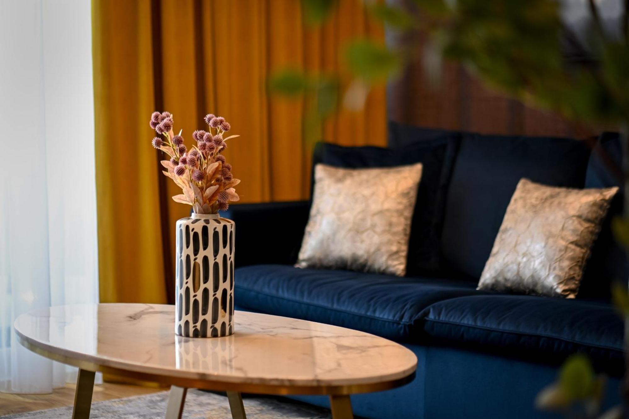 One Verdi Park Exclusive Apartments - Panoramic View & Private Parking Bukarest Værelse billede