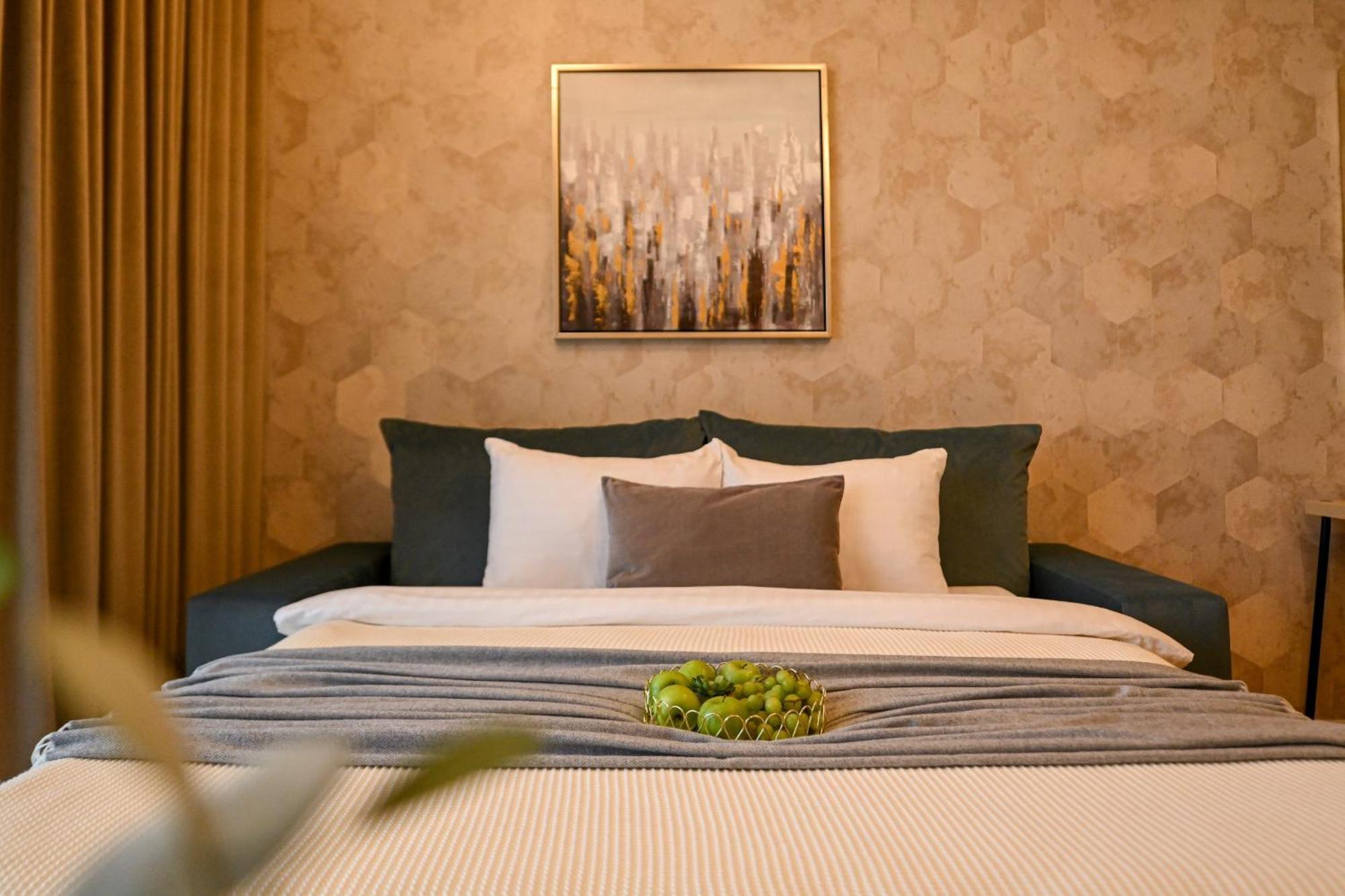 One Verdi Park Exclusive Apartments - Panoramic View & Private Parking Bukarest Værelse billede