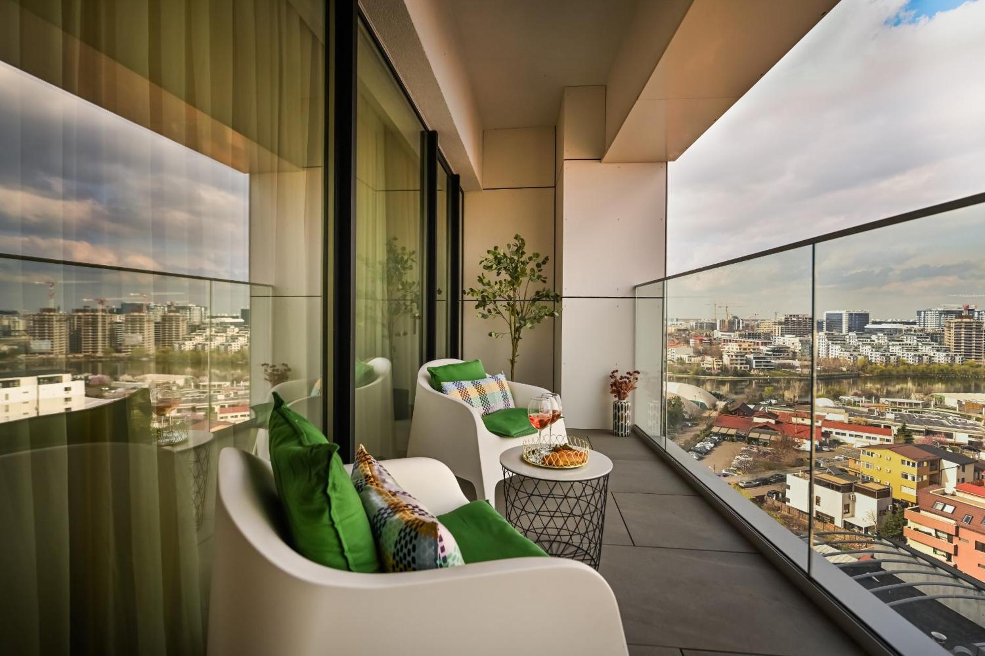 One Verdi Park Exclusive Apartments - Panoramic View & Private Parking Bukarest Værelse billede