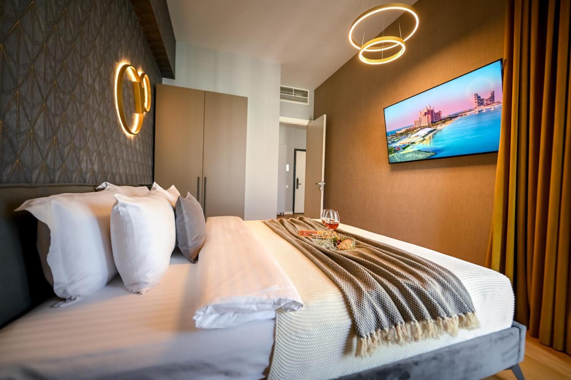 One Verdi Park Exclusive Apartments - Panoramic View & Private Parking Bukarest Værelse billede